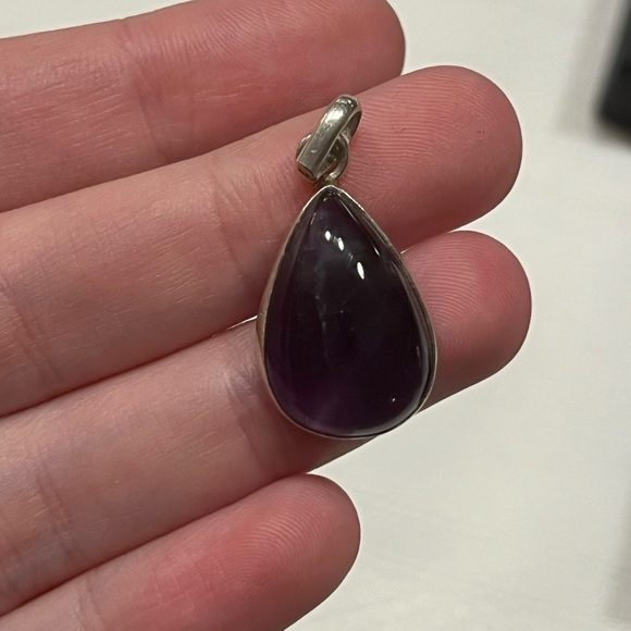 Sterling silver purple stone pendant - Picture 3 of 9